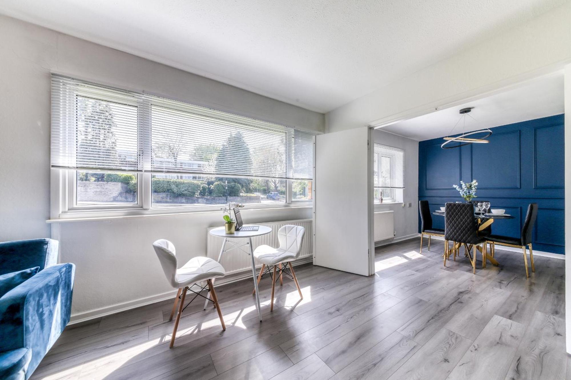 Contemporary 4 Bedroom Detached House With Parking And City Links 克罗伊登 客房 照片